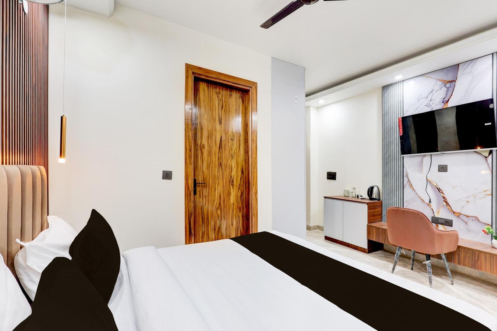 Super Hotel O Sector 43 Gurgaon Dış mekan fotoğraf