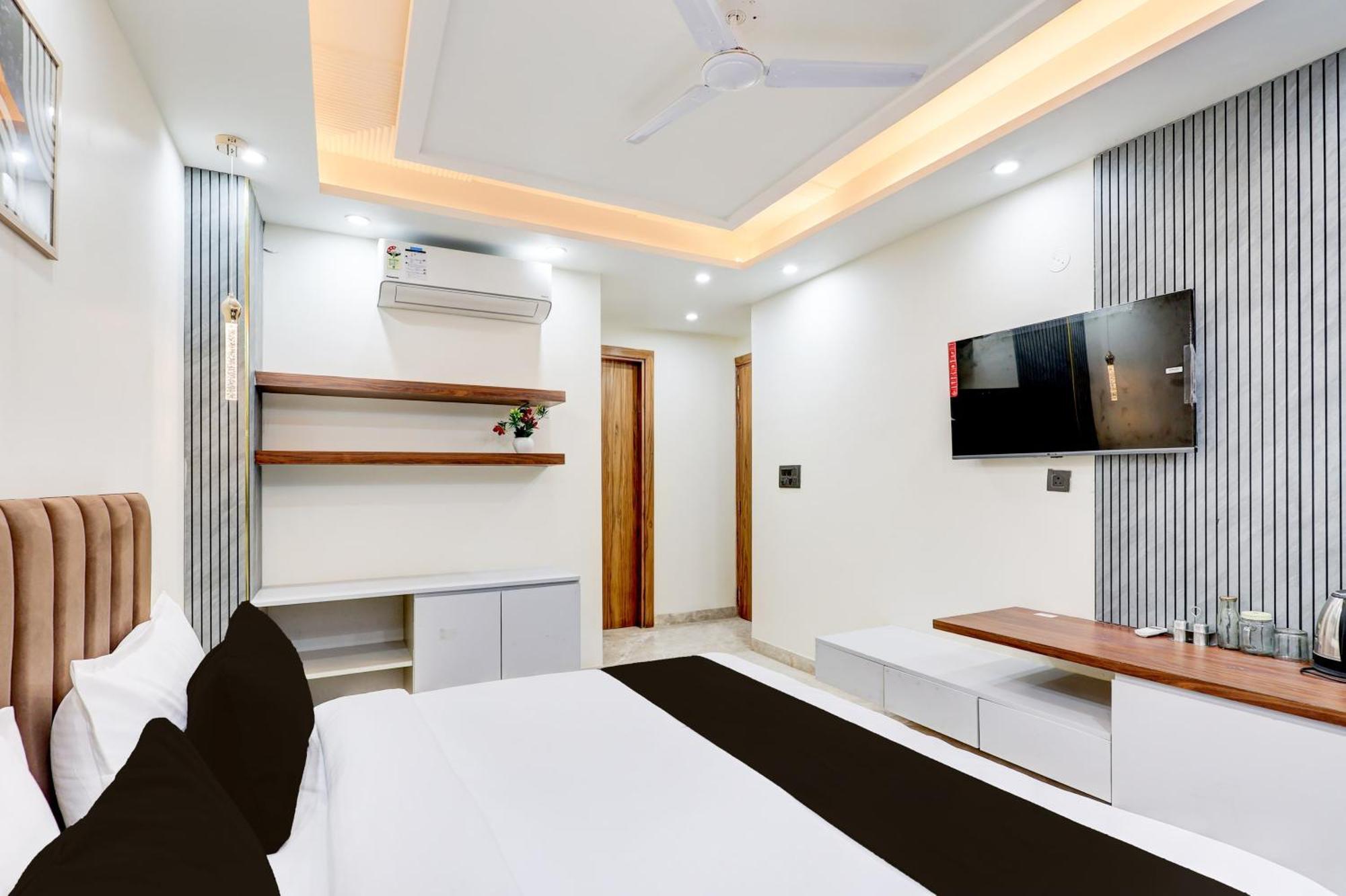 Super Hotel O Sector 43 Gurgaon Dış mekan fotoğraf