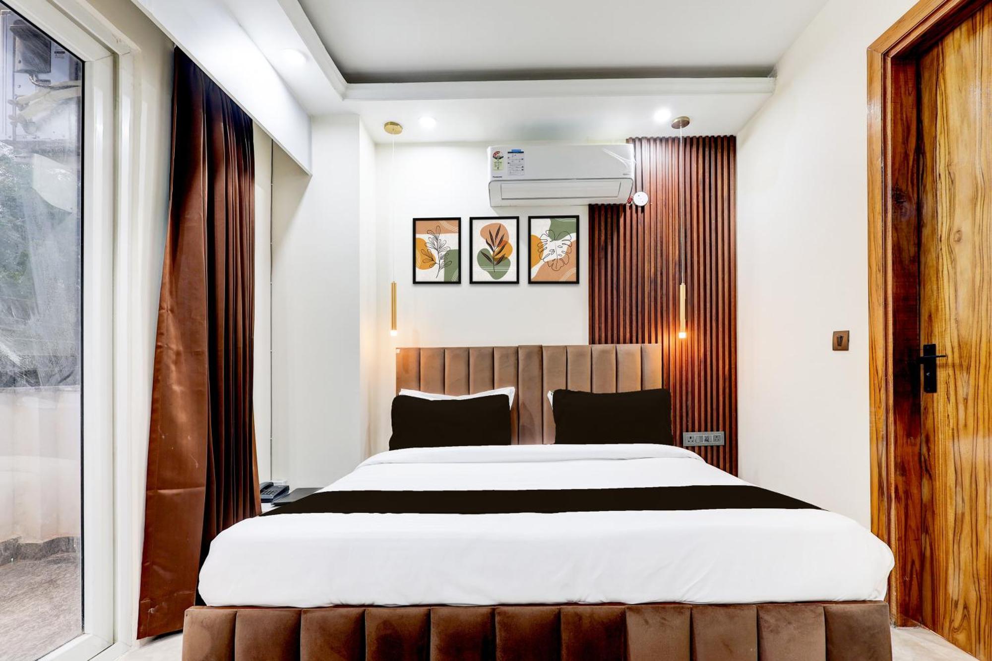 Super Hotel O Sector 43 Gurgaon Dış mekan fotoğraf